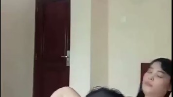 Bokep Premium Sex Pejabat Kumisan Tiba-Tiba Muncul di Rumah Warga