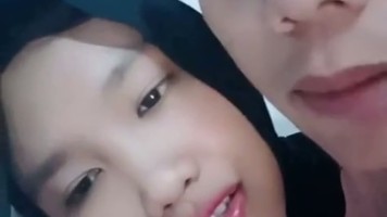 Marinah Hijab Dibujuk Pacar Melakukan Live Ngewe