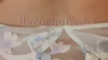 Bokep Jilbab – Ngentot Binor Tante Jilbab Hitam
