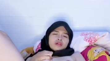 Jilbab Hitam Colmek Keenakan Sampe Mangap