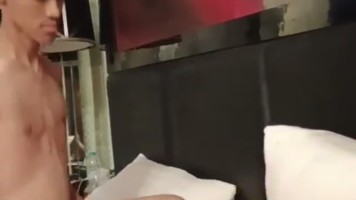Berondong Puasin Dua Tante Hyper