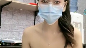 Coryna Perlihatkan Payudara Toge Hot