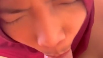 Percakapan Blowjob Tante Jilbab Merah Haus Dipejuhin