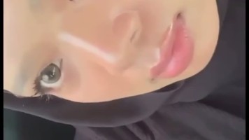 Cewek Jilbab Yang Lepas Aurat Demi Memikat Hati Kekasih